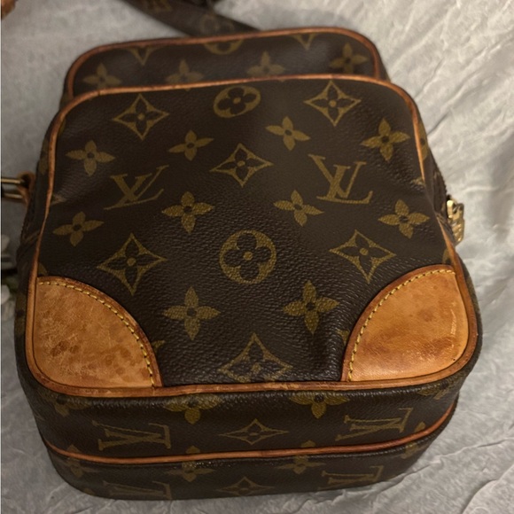 SOLD!!!!!! Louis Vuitton, Amazone monogram shoulder bag, Crossbody - Picture 9 of 15